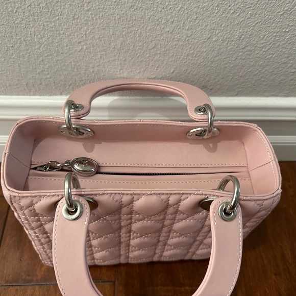 PINK quilted Handles bag! 🌸 - Picture 6 of 8